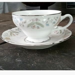 Vintage Fine China of Japan Joanne 7006  Tea Cups and Saucer Plates Retired EXC